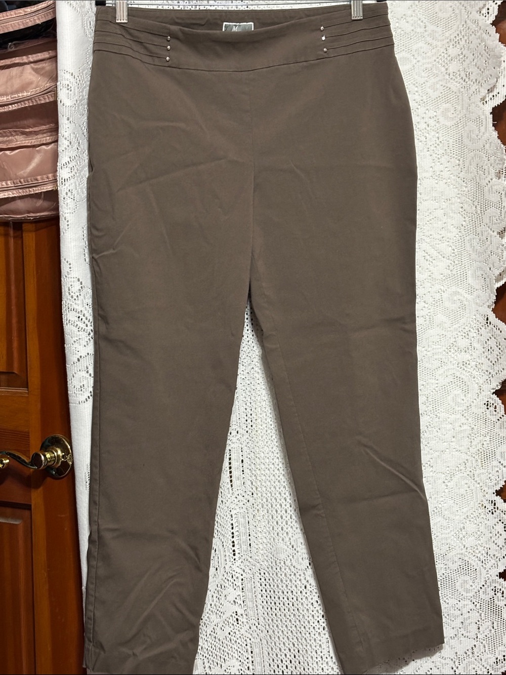 Women’s Brown Pull-On Straight Leg Pants